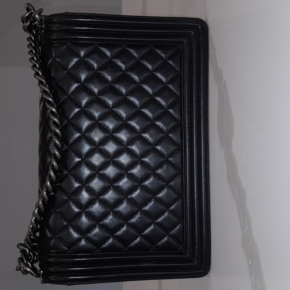 Authentic Chanel Boy Bag Crossbody in Black - Picture 5 of 15